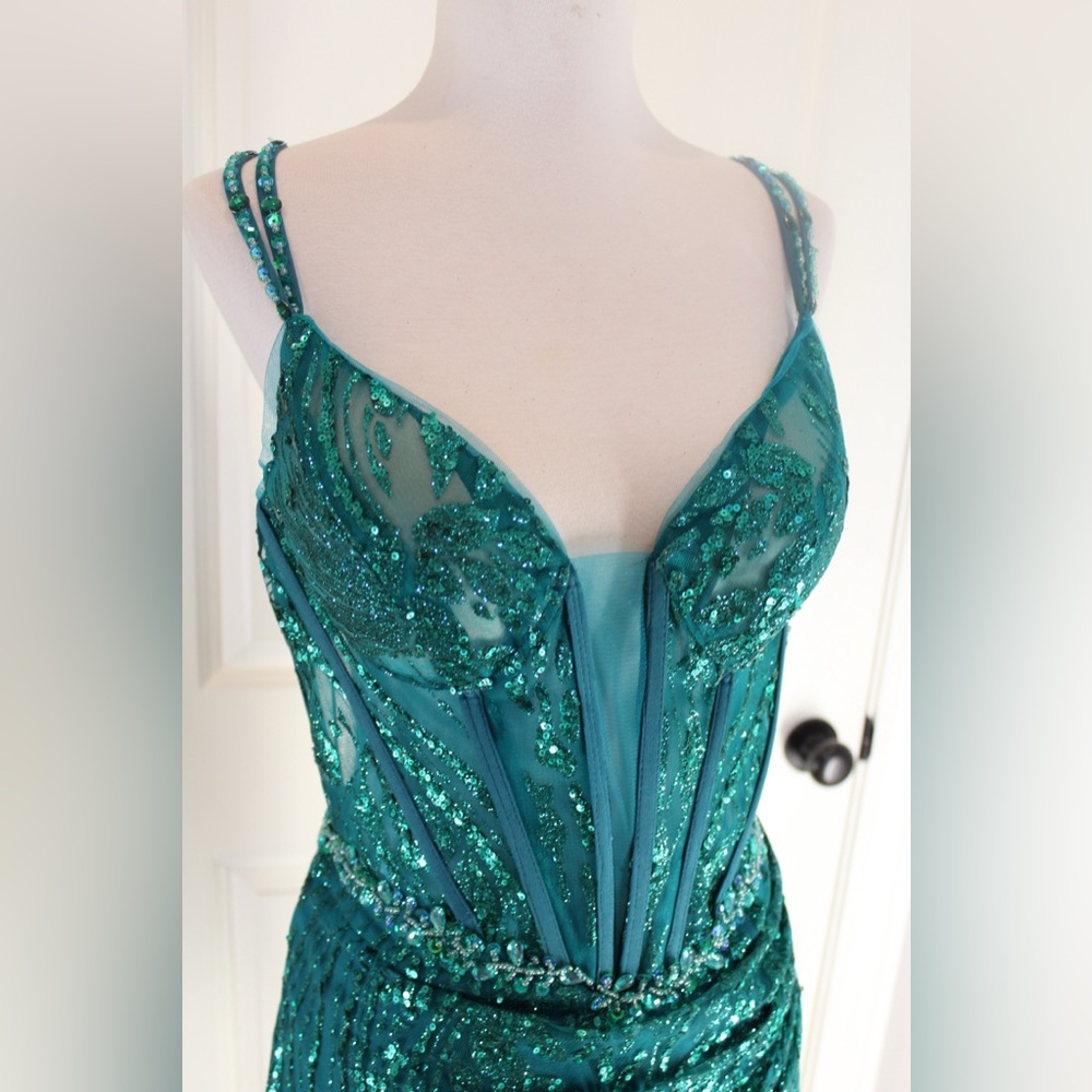 Sparkly Dark Teal Bodycon Corset Short Homecoming Dress With Sequins
Size 6 - Picture 3 of 16